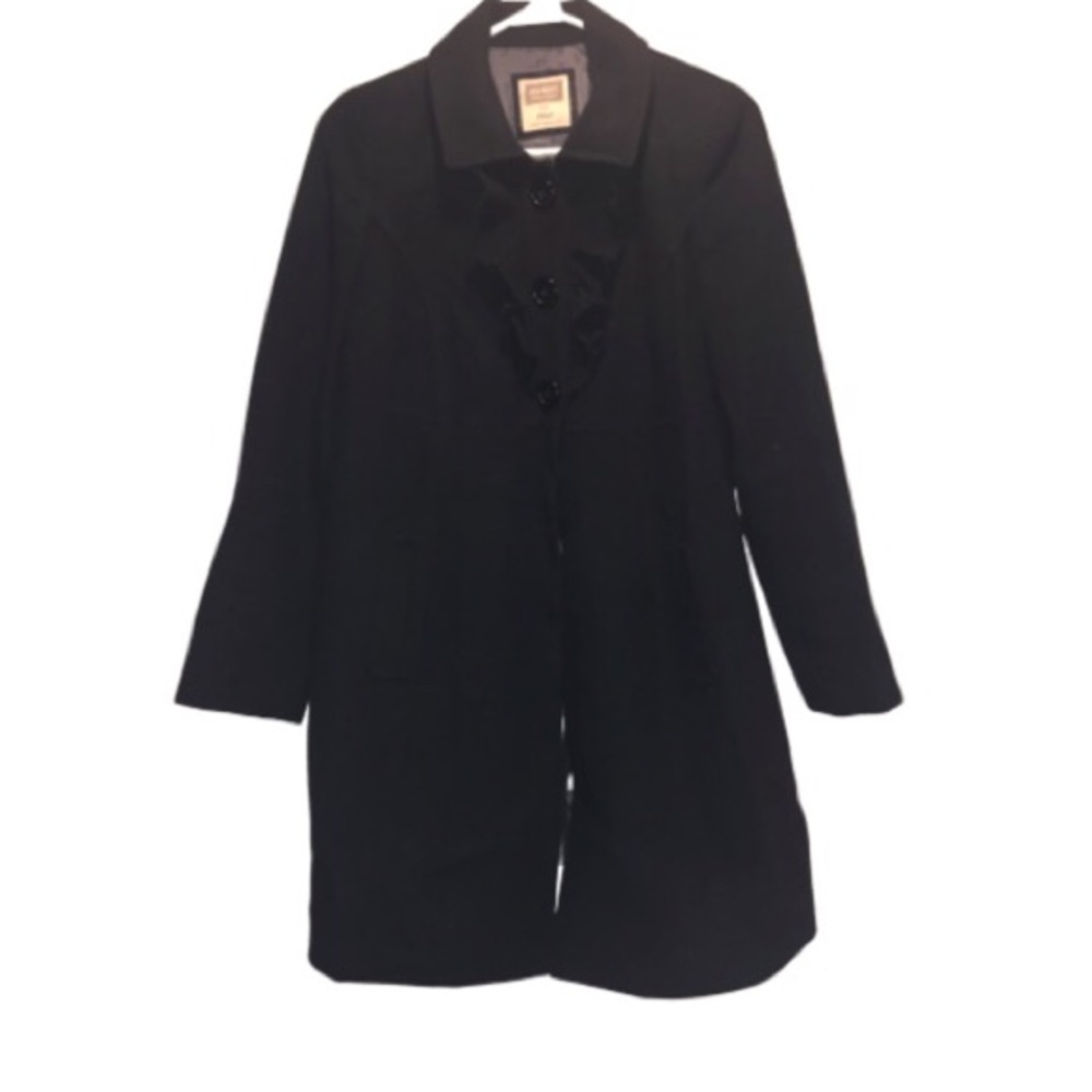 Old navy black maternity coat with ruffle, so cute